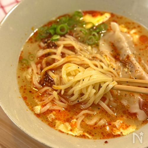 こくうま!ふわとろ卵の旨辛鶏白湯麺!