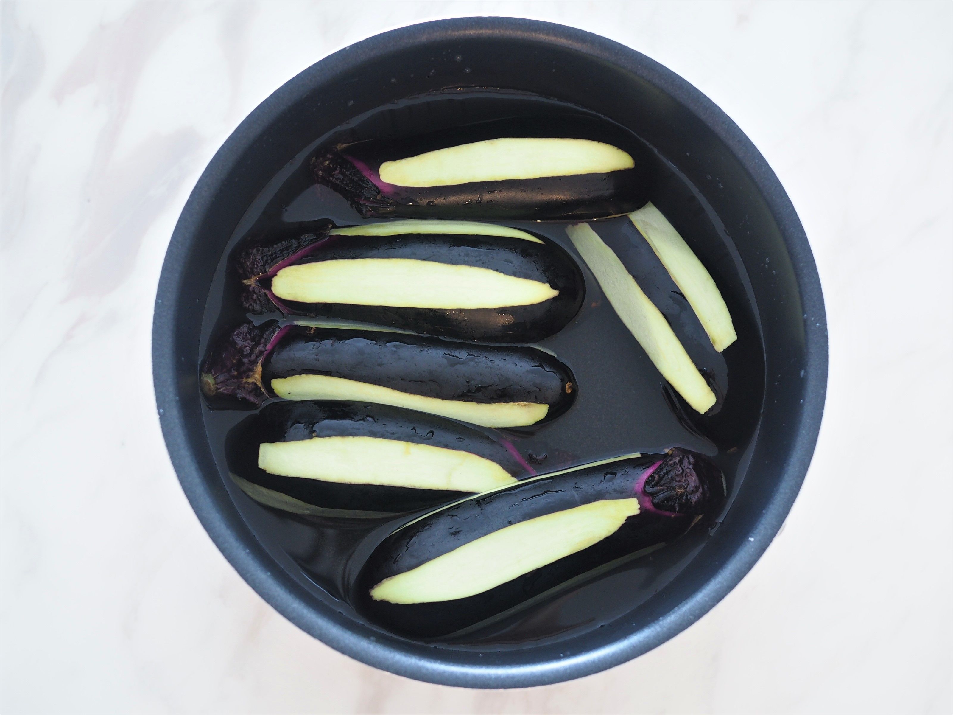出汁が染みる！茄子の甘辛煮 | レシピサイトNadia