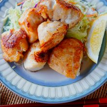 【簡単醤油味の唐揚げ風】レモンで食べるとさっぱり美味しい😋