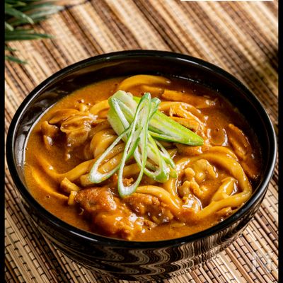 家庭の味を凌駕する 究極のカレーうどん