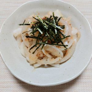 よっこの作ってみた!投稿(新玉ねぎのおかかぽん酢サラダ【簡単５分副菜】)