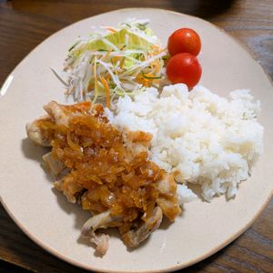 jojojoの作ってみた!投稿(【ガーリックオニオンだれチキン】たれが美味しい♡ジューシー)