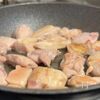 旬のきのこたっぷり!ワンパンで作る「無限きのこ炒め」の工程1