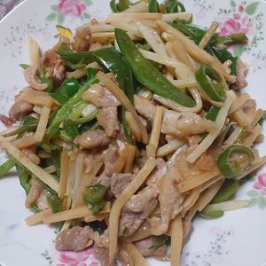 パーフェクトセルの作ってみた!投稿(ご飯が足りなくなる旨さ！青椒肉絲（チンジャオロース）)