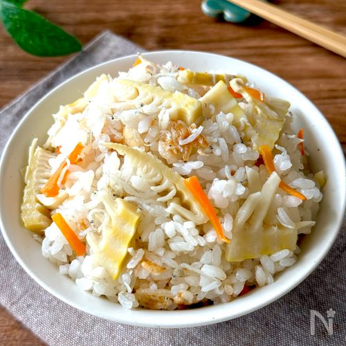 調味料2つで簡単！子どもも大好き♪【じゃこ入りたけのこご飯】