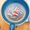 レタスとカニカマの【最強ふわとろ卵とじ】の工程1