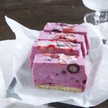 混ぜていくだけ【ブルーベリーレアチーズアイスケーキ】