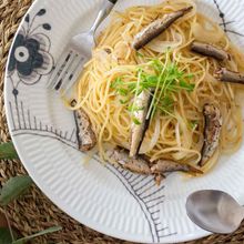 豆苗とオイルサーディンのペペロンチーノ