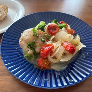 こむぎの作ってみた!投稿(味付けこれだけ！【たらと春野菜のちょっぴり和風なワイン蒸し】)