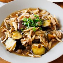 『豚肉と秋なすときのこの中華あんかけ』丼も美味しい秋おかず♡