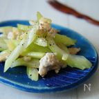 鶏肉とセロリの塩レモンペッパー炒め