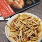 業務スーパー購入品で“フライドポテトのピッツァ”