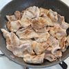 定番調味料でがっつり♪【豚こまと玉ねぎのスタミナ焼き】の工程2