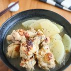 旨味たっぷり♡手羽元と大根の塩こうじ煮