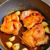 作り置きにおすすめ！鶏もも肉のにんにく煮の工程4