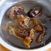 〈くらし薬膳〉黒きくらげ入り肉団子の旨煮の下準備
