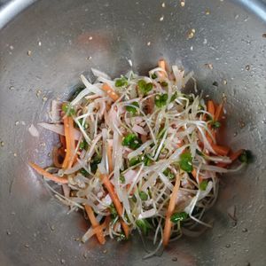 KUMIKOの作ってみた!投稿(【もやしの中華風サラダ】レンジで簡単◎切って和えるだけ♡)