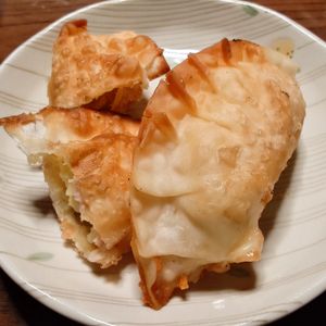 viviの作ってみた!投稿(餃子の皮で簡単お店の味みたい【カレー風味ベーコンポテトパイ】)