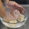 子供が喜ぶ【チーズボール】の工程3