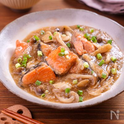 【鮭ときのこのれんこん煮】すりおろし蓮根の風味が最高♪