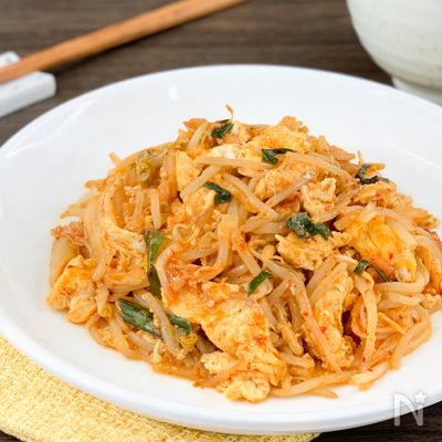 ご飯進む♪もやしとキムチのふわたま味噌炒め《満腹節約おかず》