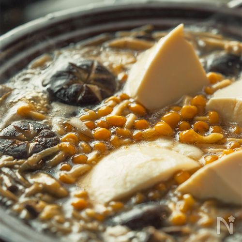 寒い夜はこれ一択!きのこたっぷり湯豆腐
