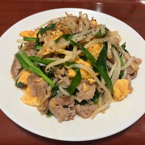 りんごの作ってみた!投稿(【豚もやしニラたま】10分で完成!パパっと美味しく栄養満点♪)