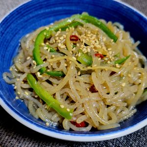 ヴェルの作ってみた!投稿(和食のヘルシー惣菜😘糸こんにゃくとピーマンのきんぴら😋)