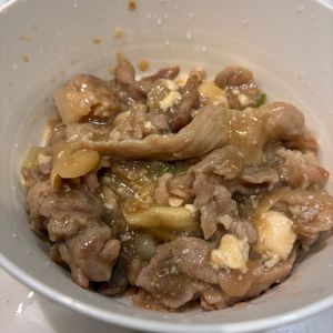 イトマルの作ってみた!投稿(ワンパン10分！【豚こま肉と豆腐のすき煮】ご飯すすむ甘辛味♩)
