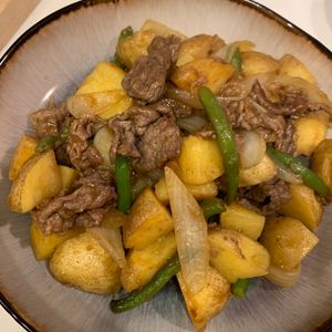 ぐ〜たら子の作ってみた!投稿(新じゃがで作るカレー肉じゃが)