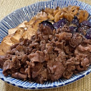楽ラク手抜キッチン🐶🐾の作ってみた!投稿(『牛肉と秋なすときのこのワンパンすき焼き』味しみ♡ご飯進む♪)