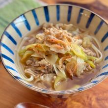 【出汁まで激うま】えび香るネギ豚うどん