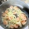 【えびマカロニグラタン】マカロニ別ゆで不要!うま味が広がる!の工程2