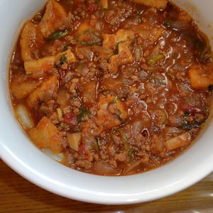 かめちゃん🐢の作ってみた!投稿(玉ねぎ切るだけ！煮込み10分【トマトカレー】)