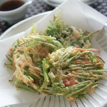 驚きのシャキッと極うま食感♪パクチーの揚げ焼き天ぷら