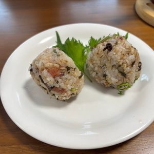 こむぎの作ってみた!投稿(【梅塩昆布のもち麦おにぎり】)