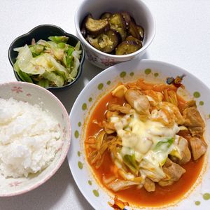 なかむーらの作ってみた!投稿(【鶏キャベツのチーズタッカルビ炒め】ワンパンお手軽おかず！)