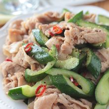 絶品！驚きの美味しさ！豚こま肉ときゅうりのペペロンチーノ炒め