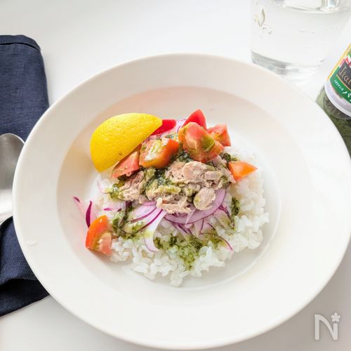 5分でごちそう!ツナオニオンのバジルご飯