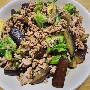 ナムディの作ってみた!投稿(【ご飯がっつり】キャベツとなすのひき肉回鍋肉☆ワンパン速攻)