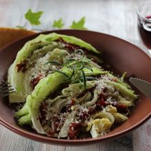 キャベツのコンビーフサンド、パルミジャーノ・レッジャーノがけ