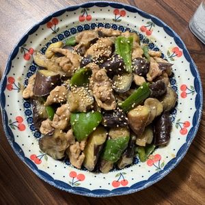 ぽんえりの作ってみた!投稿(【豚なすピーマンの味噌炒め】ご飯泥棒な簡単おかず!!)