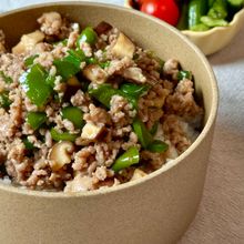 10分で完成！【椎茸ピーマンそぼろ丼】