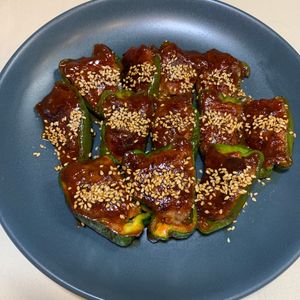 楽ラク手抜キッチン🐶🐾の作ってみた!投稿(【ヤンニョムピーマンの肉詰め】甘辛だれがやみつき！お弁当にも)