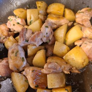 1296395の作ってみた!投稿(【テリヤキチキン＆ほくほくポテト】甘辛味のやみつき簡単おかず)