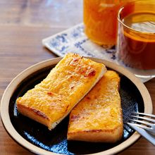 のせて焼くだけ！さっぱりチーズケーキ風トースト