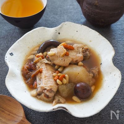 圧力鍋で10分!ほろほろ♪鶏手羽先と大根の薬膳スープ