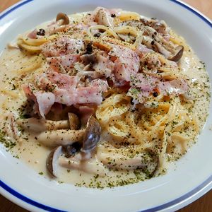 まゆのの作ってみた!投稿(しめじのチーズクリームパスタ)