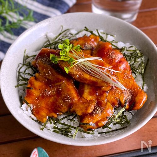 うなぎのタレで簡単!ガッツリうまい「鶏むね肉の蒲焼き風丼」