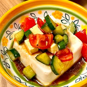 michuの作ってみた!投稿(オリーブ醤油でワインに〇チーズとトマトときゅうりの彩り冷奴)